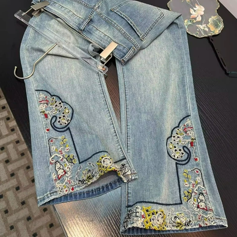 Lässige, jugendliche, bestickte Jeans mit weitem Bein für Damen, 2026, Herbst, hoch taillierte, schlankmachende, elegante, vielseitige Hose mit geradem Bein