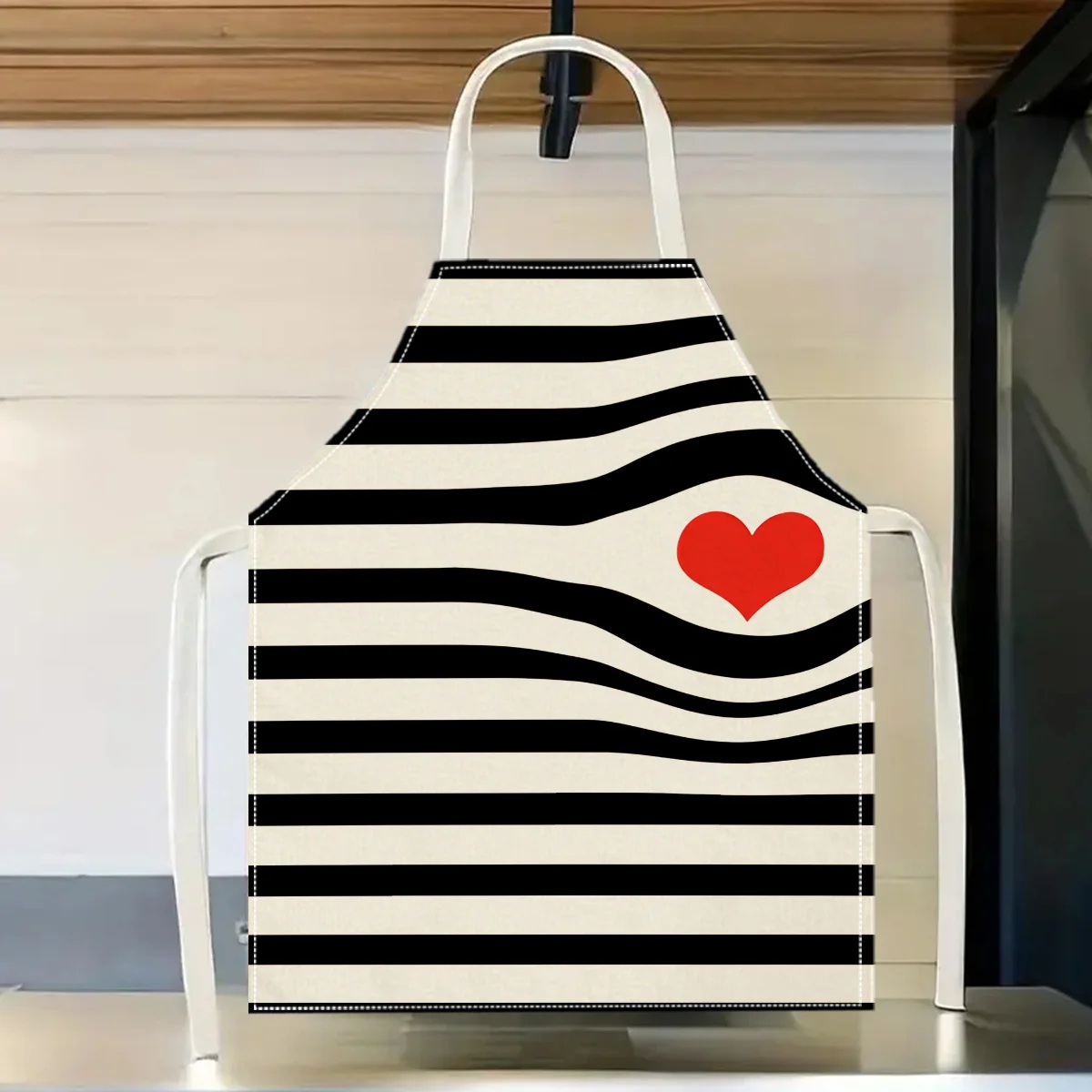 Black White Striped Heart Apron Linen Cotton Kitchen Cooking Baking Gift for Women Girls Cute Love Print Chef Bib for Home Cafe