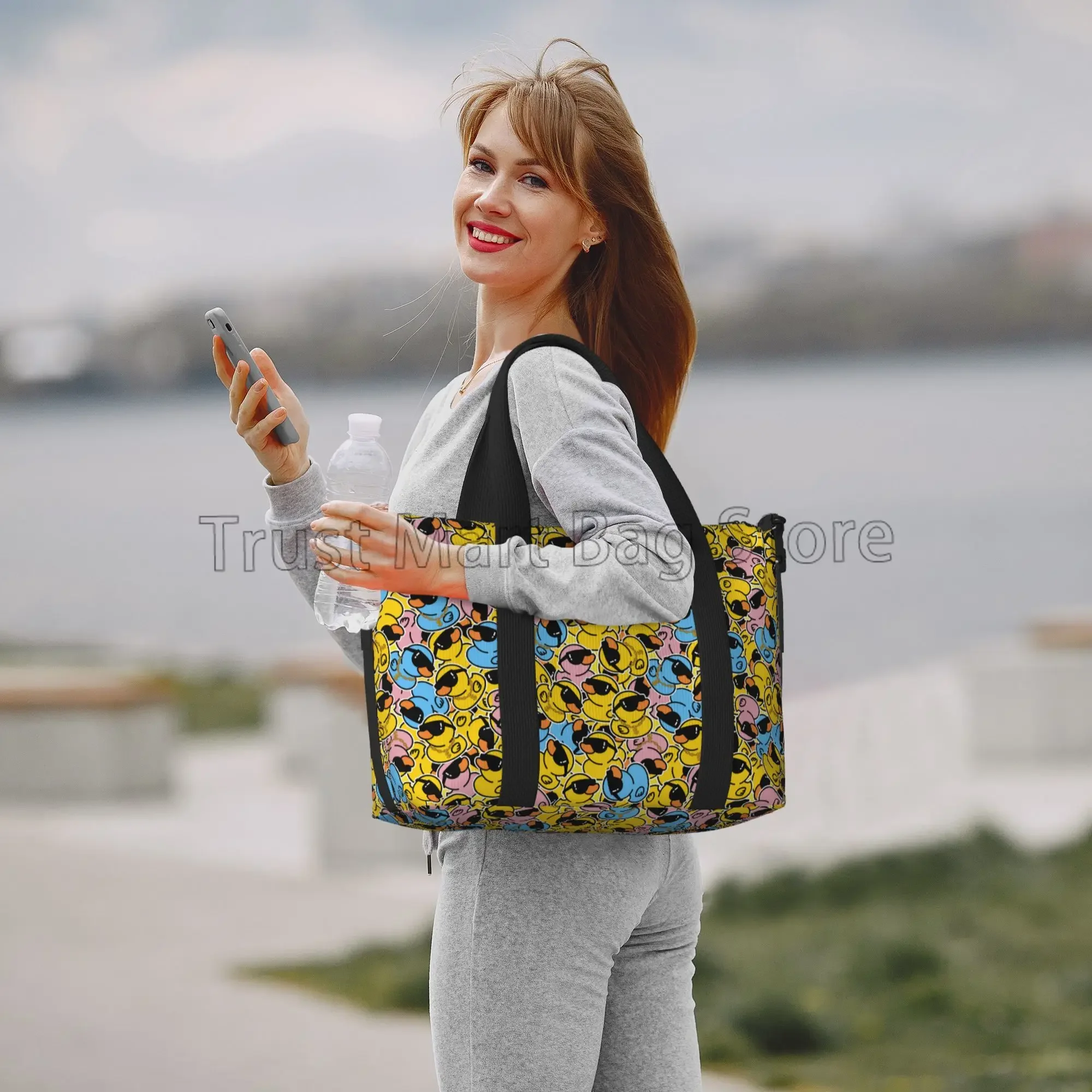 Schattige Rubberen Cartoon Duck Print Reizen Plunjezakken Unisex Waterdichte Draagbare Bagage Draagtas 'S Nachts Weekender Handtas