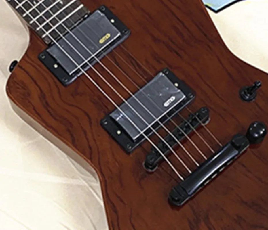 تم شحنه Vicers من الولايات المتحدة الأمريكية، جيتار كهربائي عالي الجودة 22 فريتس، مقترن مع التقاط EMG