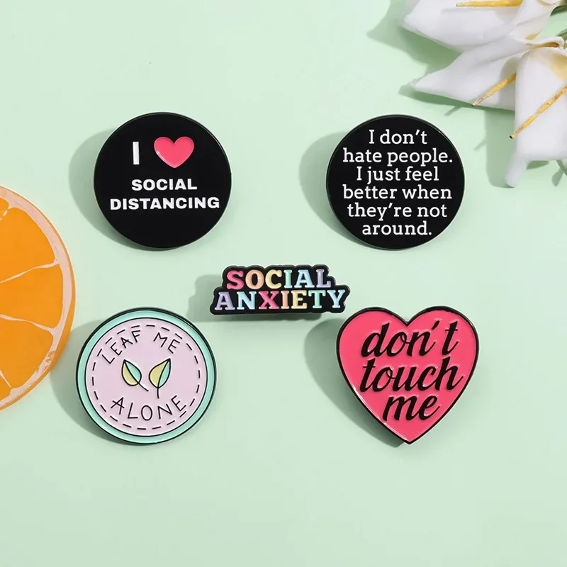 Hola soy antisocial socialmente incómoda esmalte Pin Club salud Mental broche solapa insignia joyería regalo para amigos al por mayor