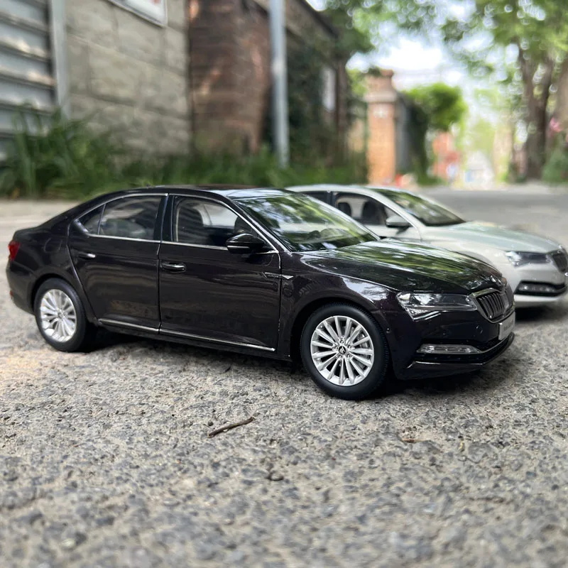 

1:18 Original Scale Model,Skoda New Superb 2020,Diecast Model for Collection and Display
