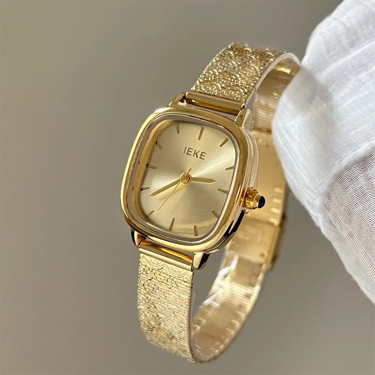 

Luxury And Sophisticated Small Gold Watch For Women, Stylish And Elegant Design, Exquisite And Versatile Women'S Wristwatch