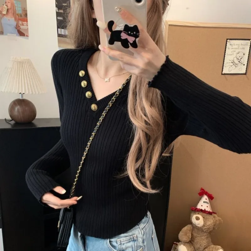 クリスマスアンコールレッドVネックニットセーター女性用秋冬新作ハイエンドスリムベースシャツトップ