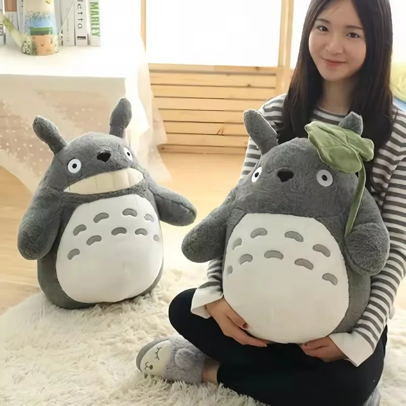

Мультфильм Смех Тоторо плюшевая игрушка мягкий фильм аниме серый кот плюшевые Тоторо держит лист лотоса кавайная кукла для девочек подарки на день рождения