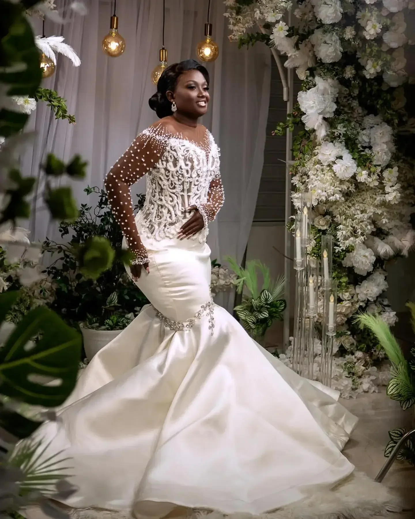 Maßgeschneidertes Meerjungfrau-Hochzeitskleid mit O-Ausschnitt, glitzernden Perlen und Perlen, Robe De Mariée, lange Ärmel, Kirchen-Brautkleid in Übergröße