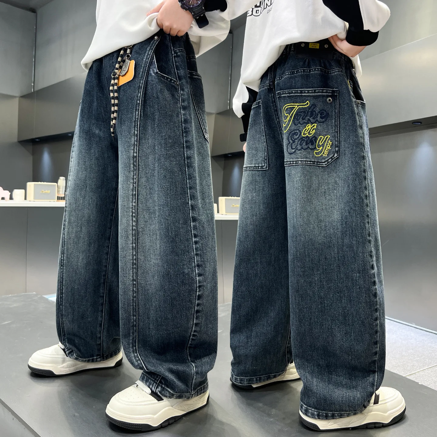 Boys Embroidered Jeans Childen Loose Casual Cotton Trendy Denim Pants Spring New Style for Kids Teenagers Leisure Trousers