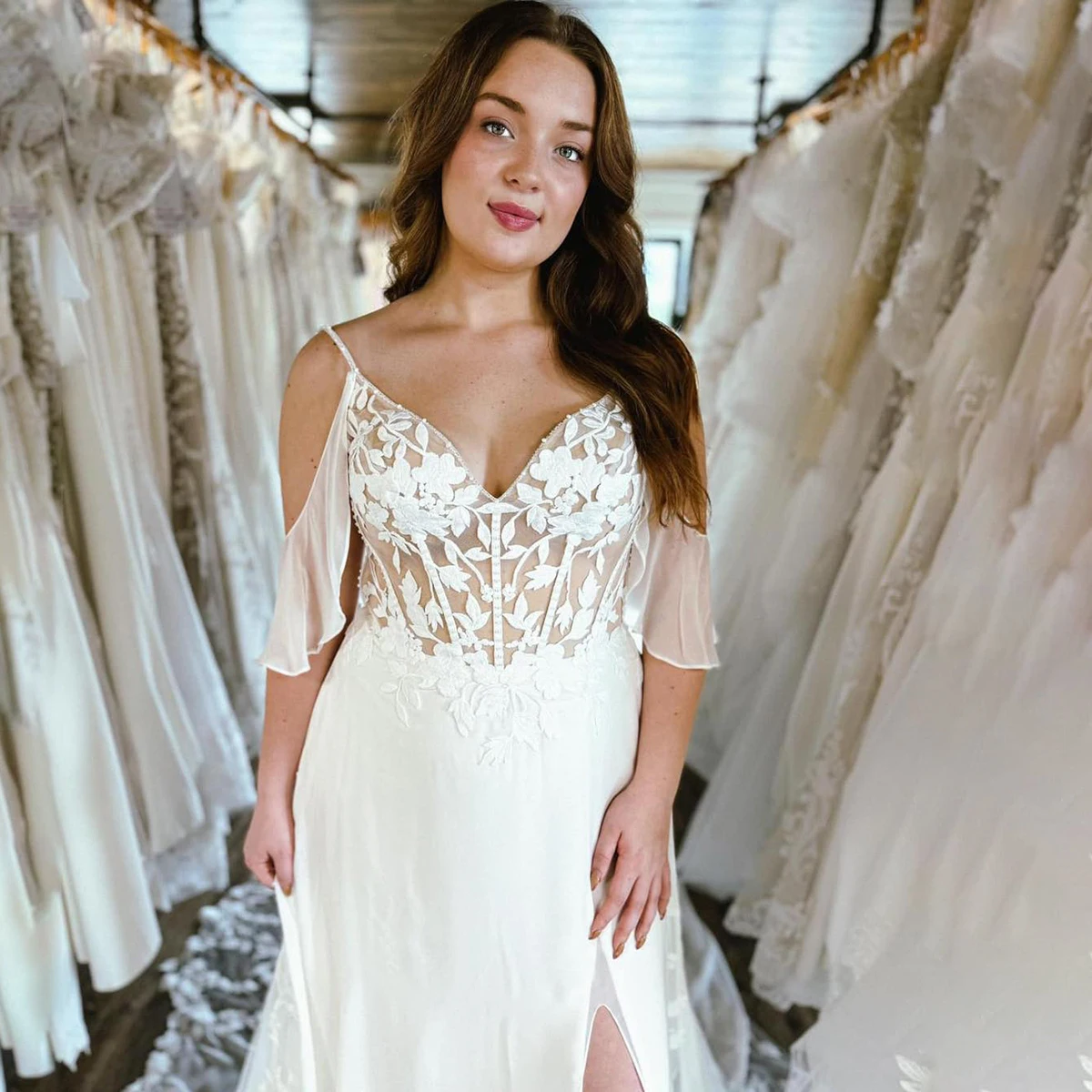 Vestido de novia de talla grande con sobrepeso personalizado, tirantes finos, apliques, paneles superiores transparentes, abertura larga, vestidos de novia con cuentas de gasa