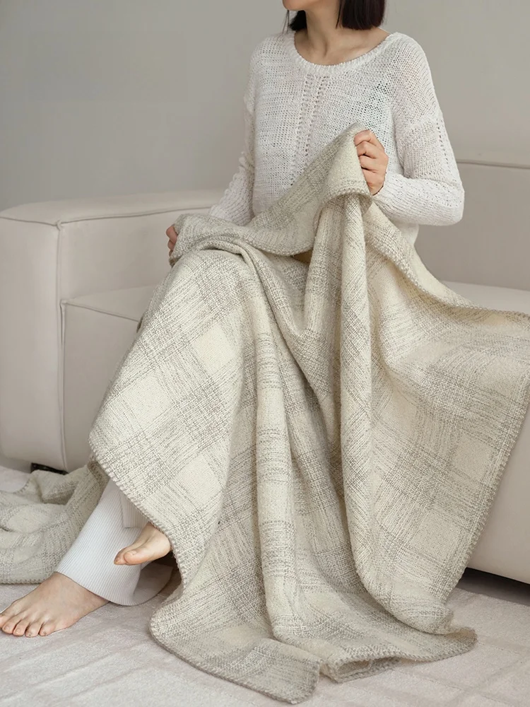 

Modern Minimalist Woolen Blanket for Living Room Sofa Nap Air Conditioned Creamy Style Blanket Warm All Seasons Universal