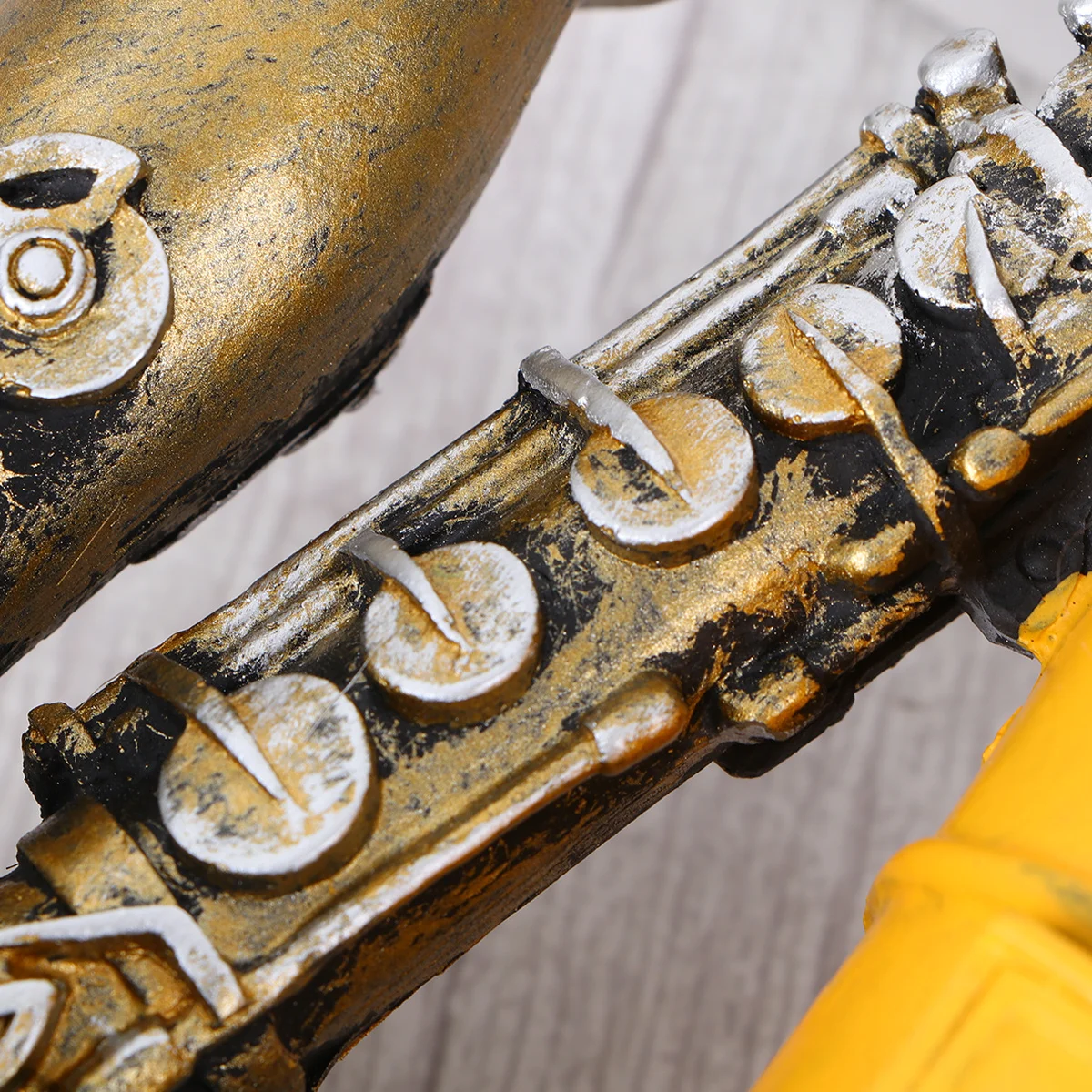 1 قطعة حامل فرشاة للمكياج الساكسفون تصميم الرجعية فرشاة حالة سطح المكتب القلم المنظم هدية أداة زخرفة حامل