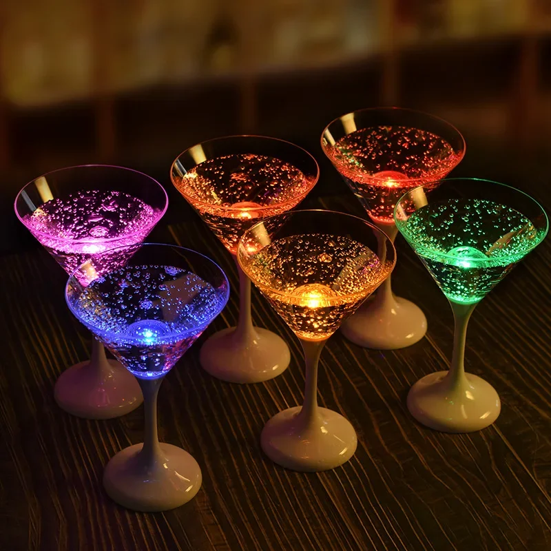 6PCS LED Luminous Wine Glasses Set Creative Couple Champagne Flutes Wedding Banquet Decoration Goblets Lover Party Cups