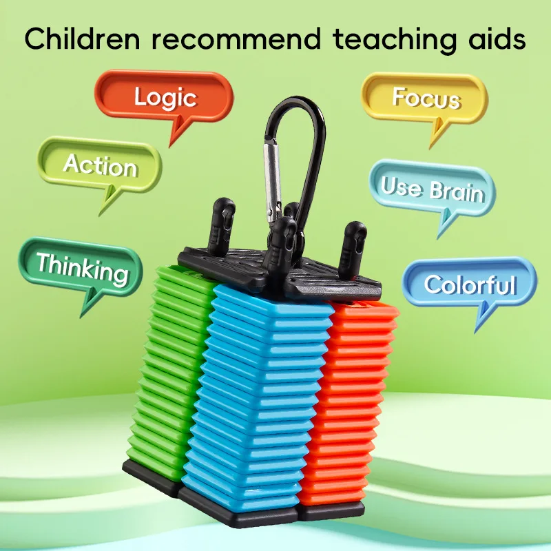 Draagbaar vijf-in-een-rij spel voor kinderen en volwassenen, interactief desktopstrategiespel met kleurrijke stukken, strategiebordspel