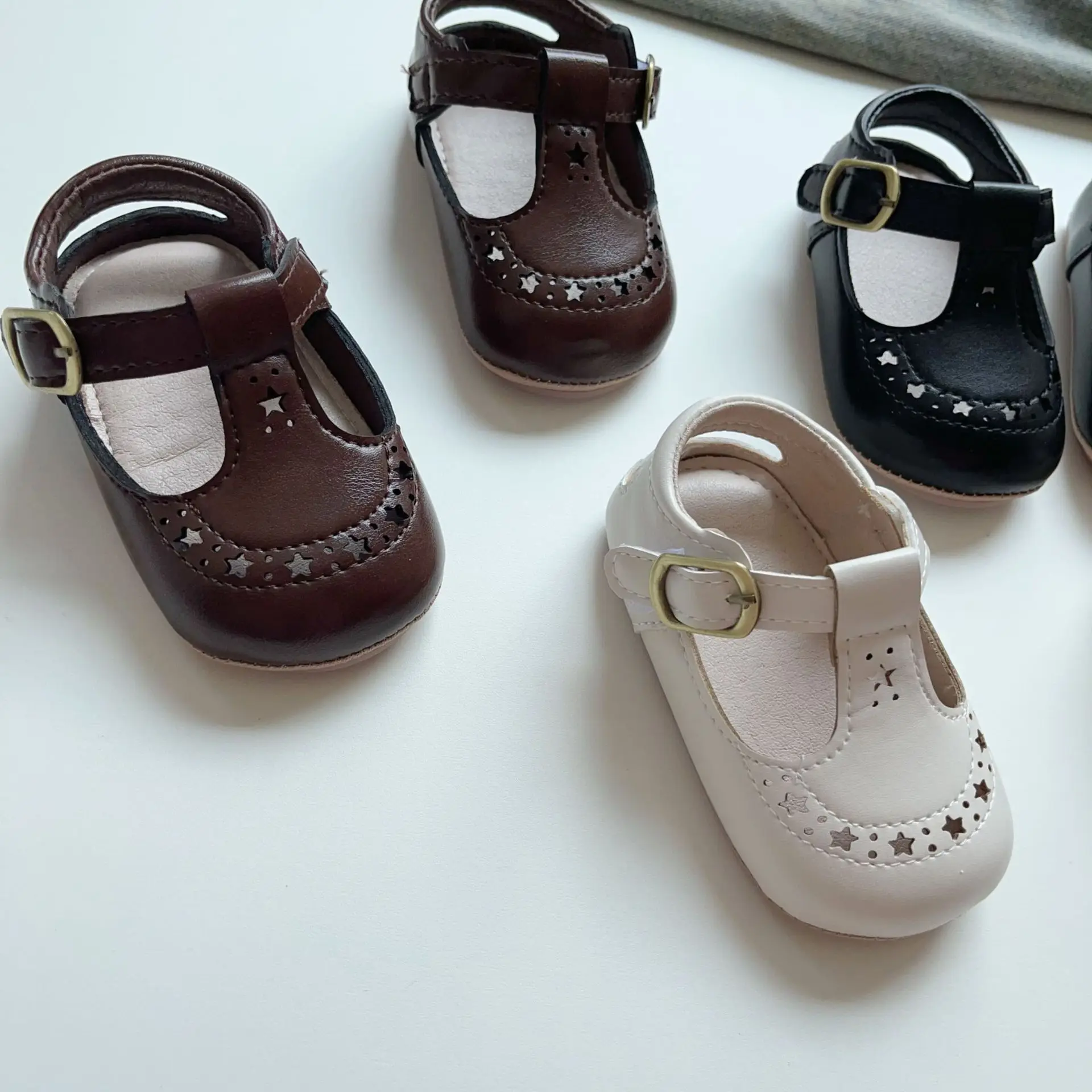 Spring Autumn Baby Girls Walking Shoes Retro Style Children Cutout Princess Shoes Soft Soled Non Slip Toddler Kids Infant Shoes