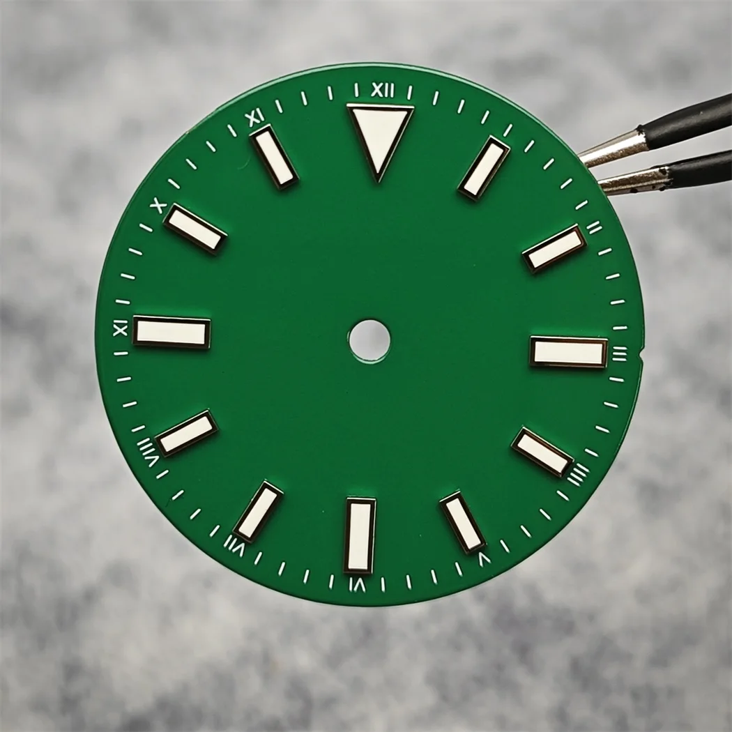 Enameled 28.5mm Watch Dial with Green Luminous Coloured Watch Faces for NH35/ ETA2836/ Japan 8215/ Mingzhu 2813 Movements