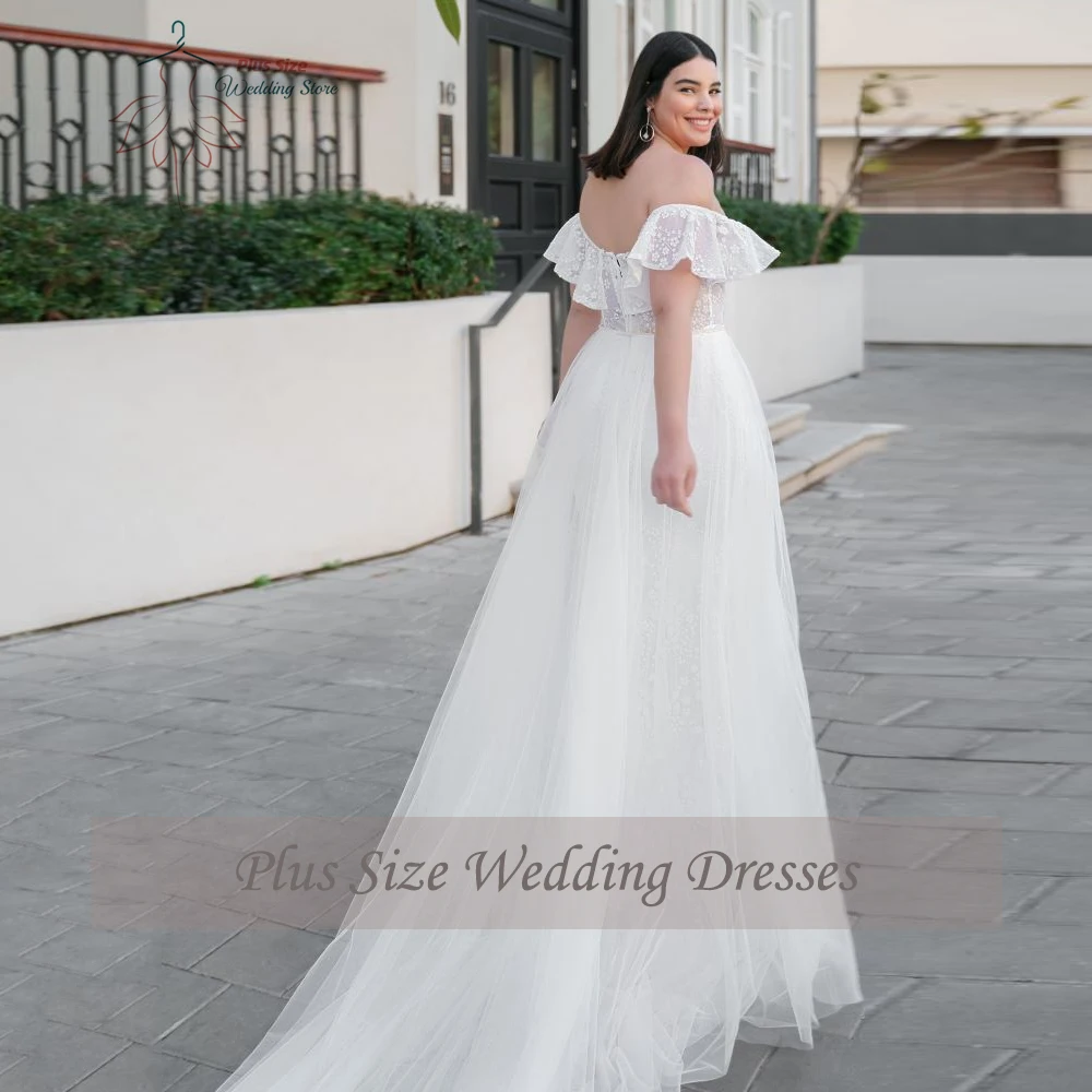 Abiti da sposa classici con spalle scoperte Abiti da sposa taglie forti Appliques sul retro Lace Up A-Line Sweep Train Tulle Vestido De Novia