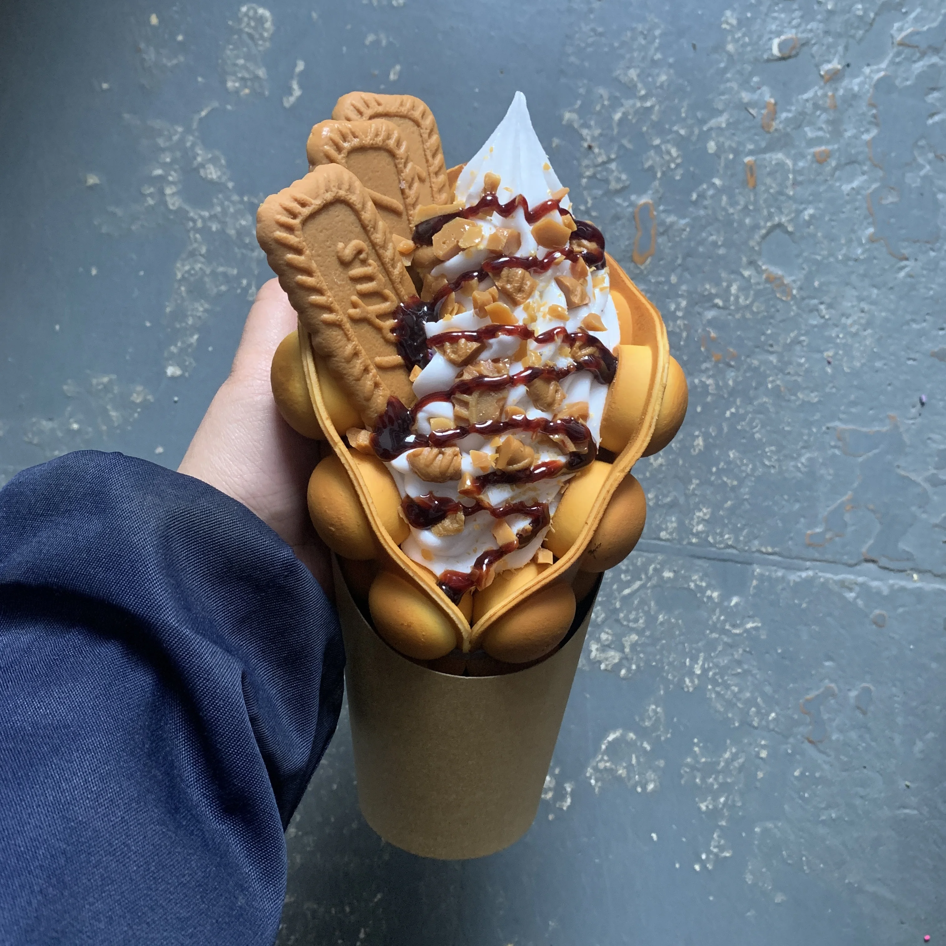 Lotus Biscoff Paper Holder Fake Model Double Bubble Waffle Original Food Display Jam Ice Cream Mango Sauce Promotion Handcart