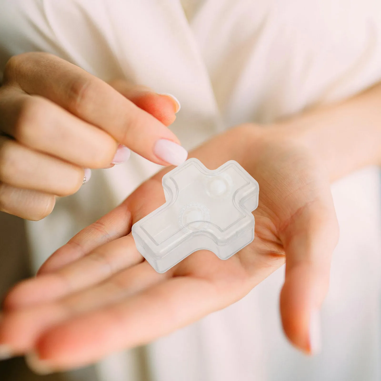 

4Pcs Clear Cross Packaging Boxes Transparent Plastic Jewelry Organizer Case Storage Container for Necklaces Bracelets Travel