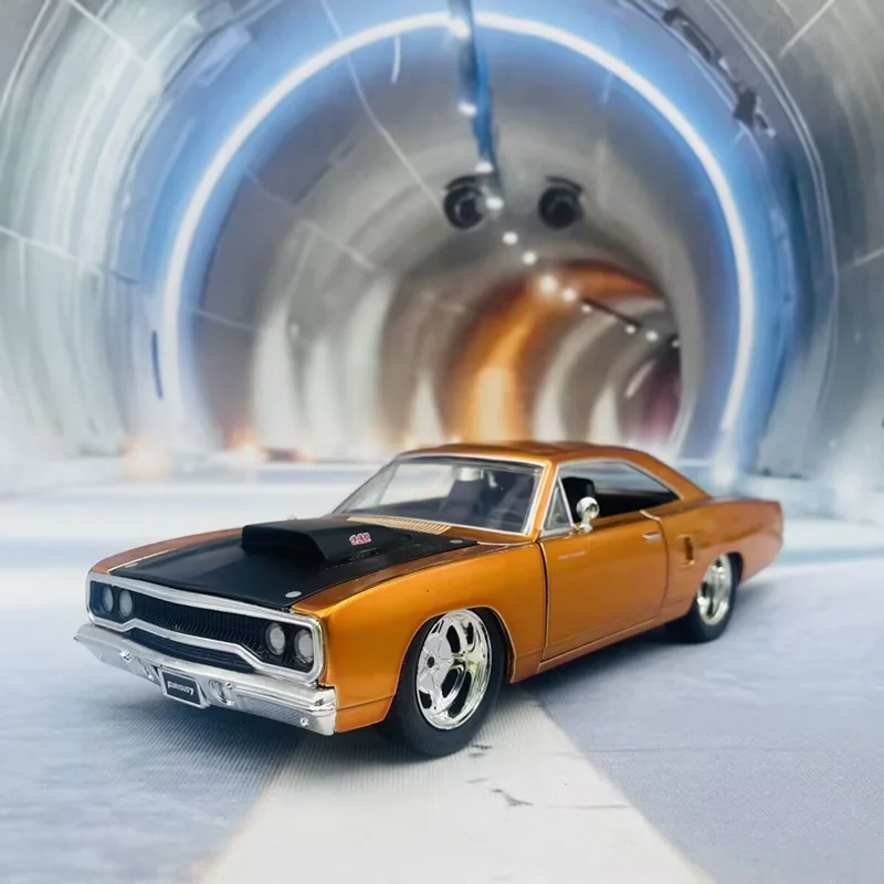 1:24 プリムスロードランナー合金スポーツカーモデルダイキャスト金属マッスルトラックレーシングカー車両モデル模倣子供のおもちゃのギフト