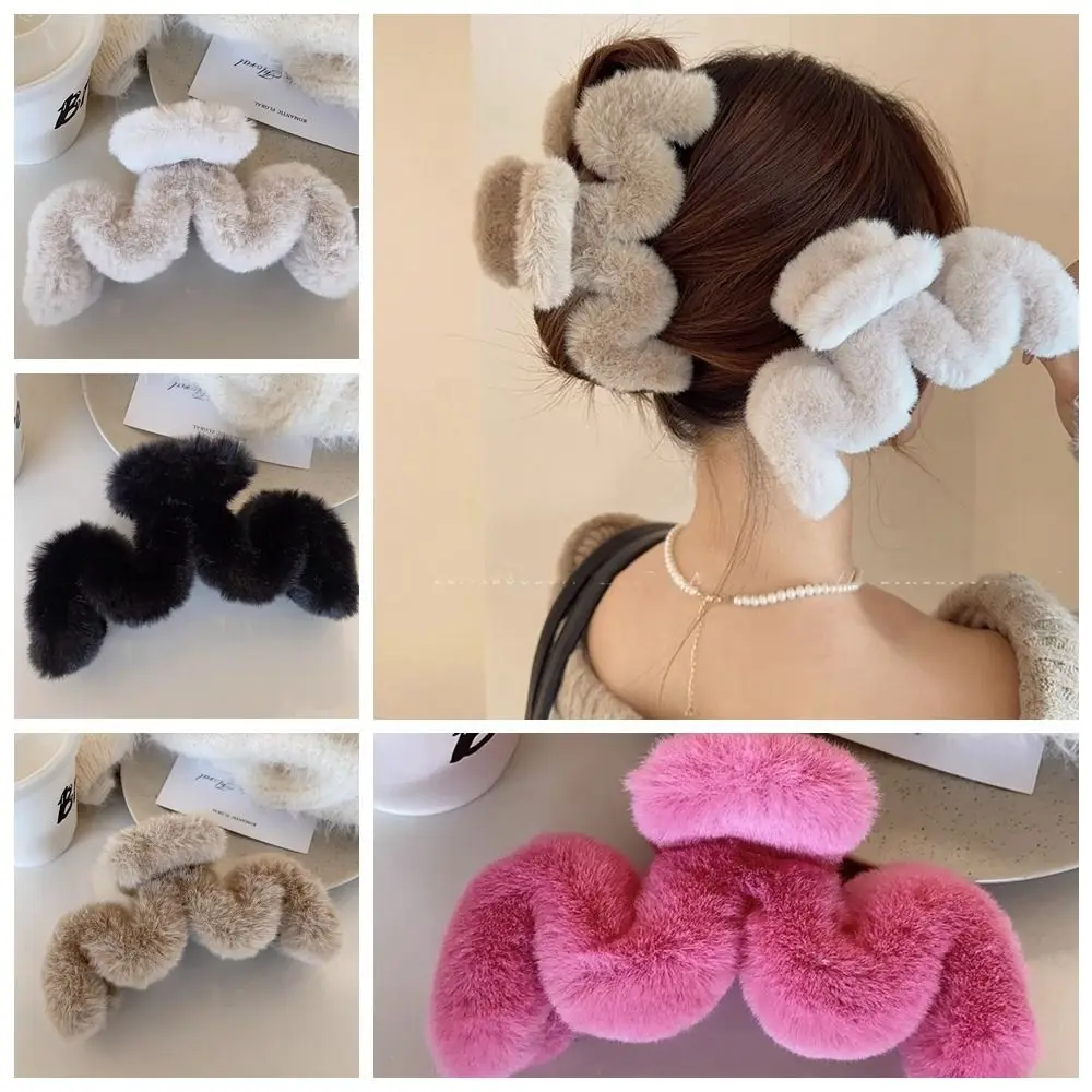 

Creative M-shaped Plush Hair Claw Grab Clip Geometric Hair Clip Ponytail Holder Korean Style Large Shark Clip Streetwear