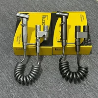 Pistola rociadora de inodoro de acero inoxidable duradera, descargador de refuerzo de doble salida con válvula triangular para limpieza de baño