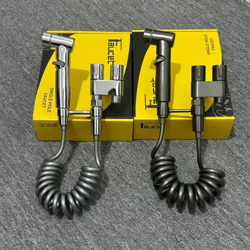 Pistola rociadora de inodoro de acero inoxidable duradera, descargador de refuerzo de doble salida con válvula triangular para limpieza de baño