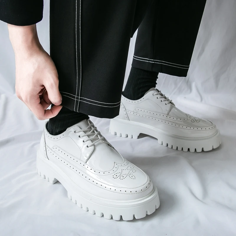 

Мужская повседневная обувь яркого дизайна в стиле барокко на толстой подошве, модные оксфорды с круглым носком, сбор комиксов, выставочные свадебные шаферы