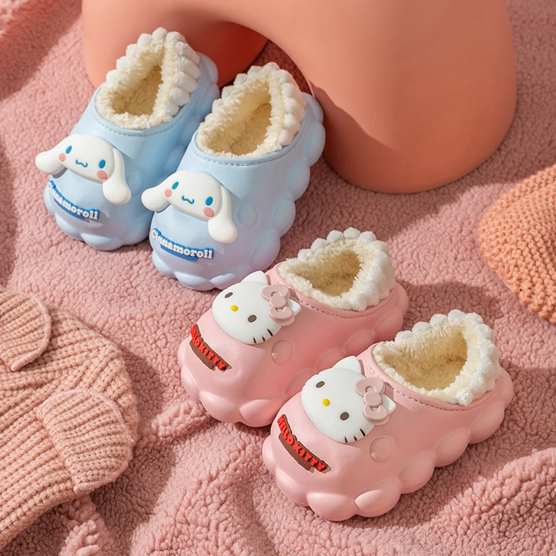 Sanrio Winter Cute Cartoon antypoślizgowe dziecięce pluszowe kapcie miękka podeszwa klapki japonki dziecięce dziewczęce kryty muły ciepłe domowe