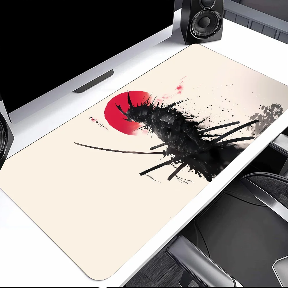

Black white Japanese samurai crow s Mouse Pad Large Desk Mat Keyboard Ergonomic Office Rubber PC Non-slip Anti-fray Home Custom