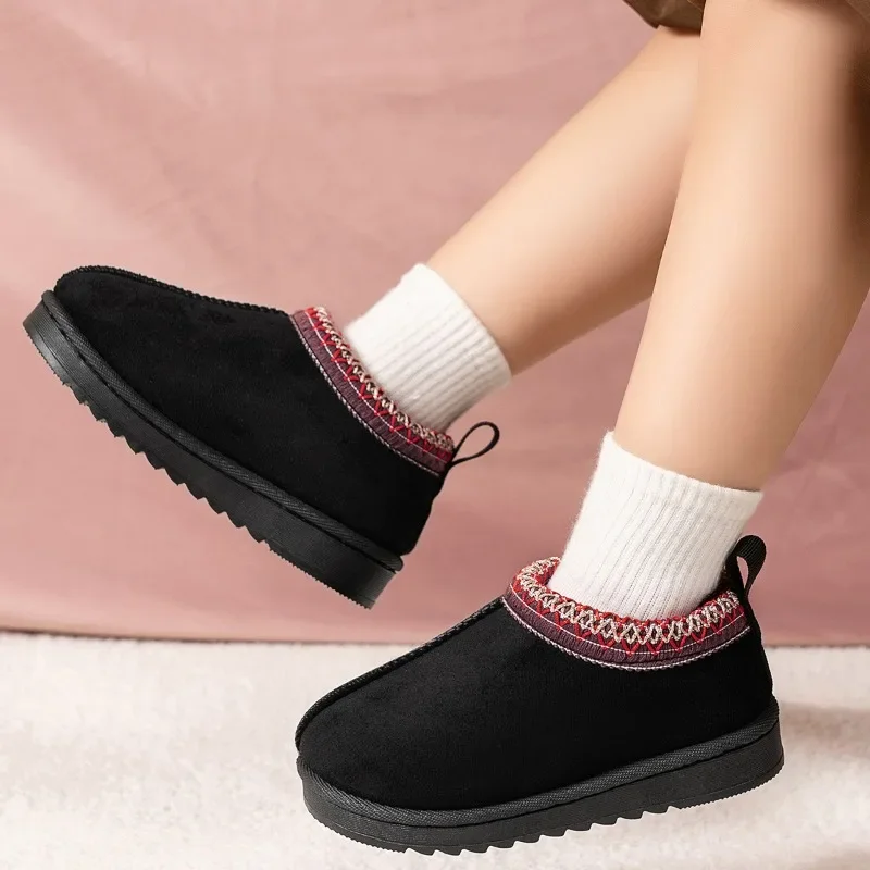 2026 new children's shoes, winter snow boots for girls, thick soled warm shoes, retro wave striped woolen leather shoes