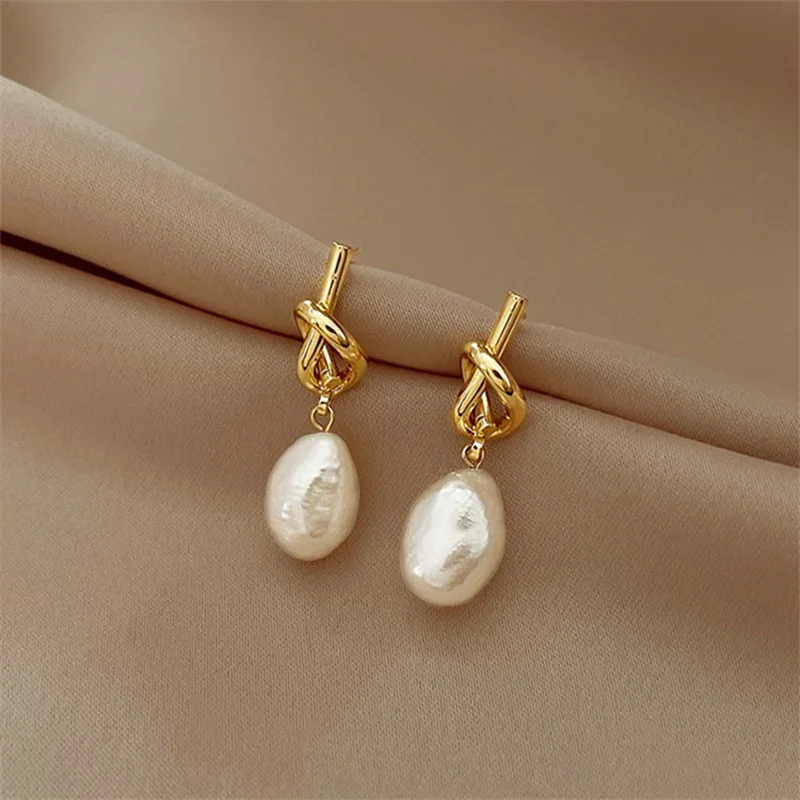 Pendientes de perlas planas empalmadas de frijol de Color dorado elegante francés para mujer, joyería de moda coreana, accesorios dulces para fiesta, nuevo