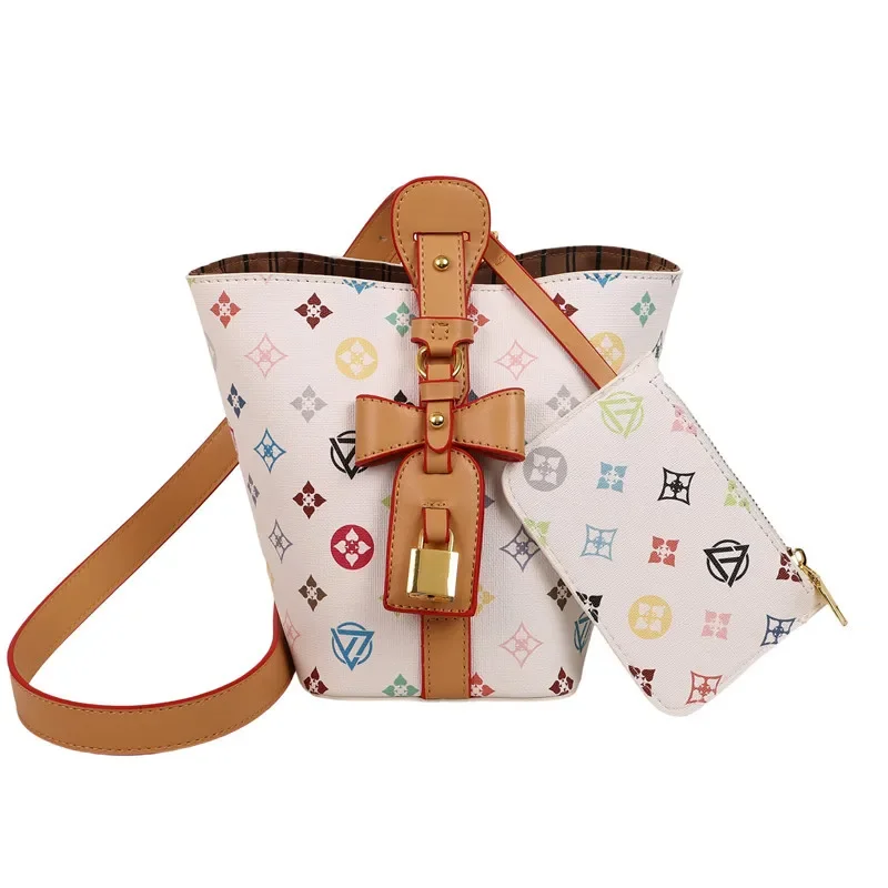 

Modern Women's Bucket Tote 2025, Premium Handheld Crossbody Bag with Underarm Carry Option, Perfect for Urban Commuting