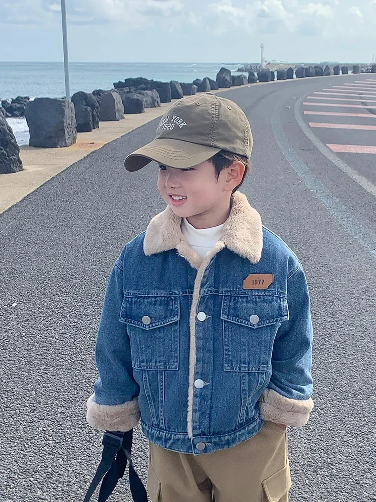

Thicken Warm Boys Denim Coat Turn-Down Collar Plush Jean Jackets Autumn Winter Fashion Children Overcoat 1-8Y