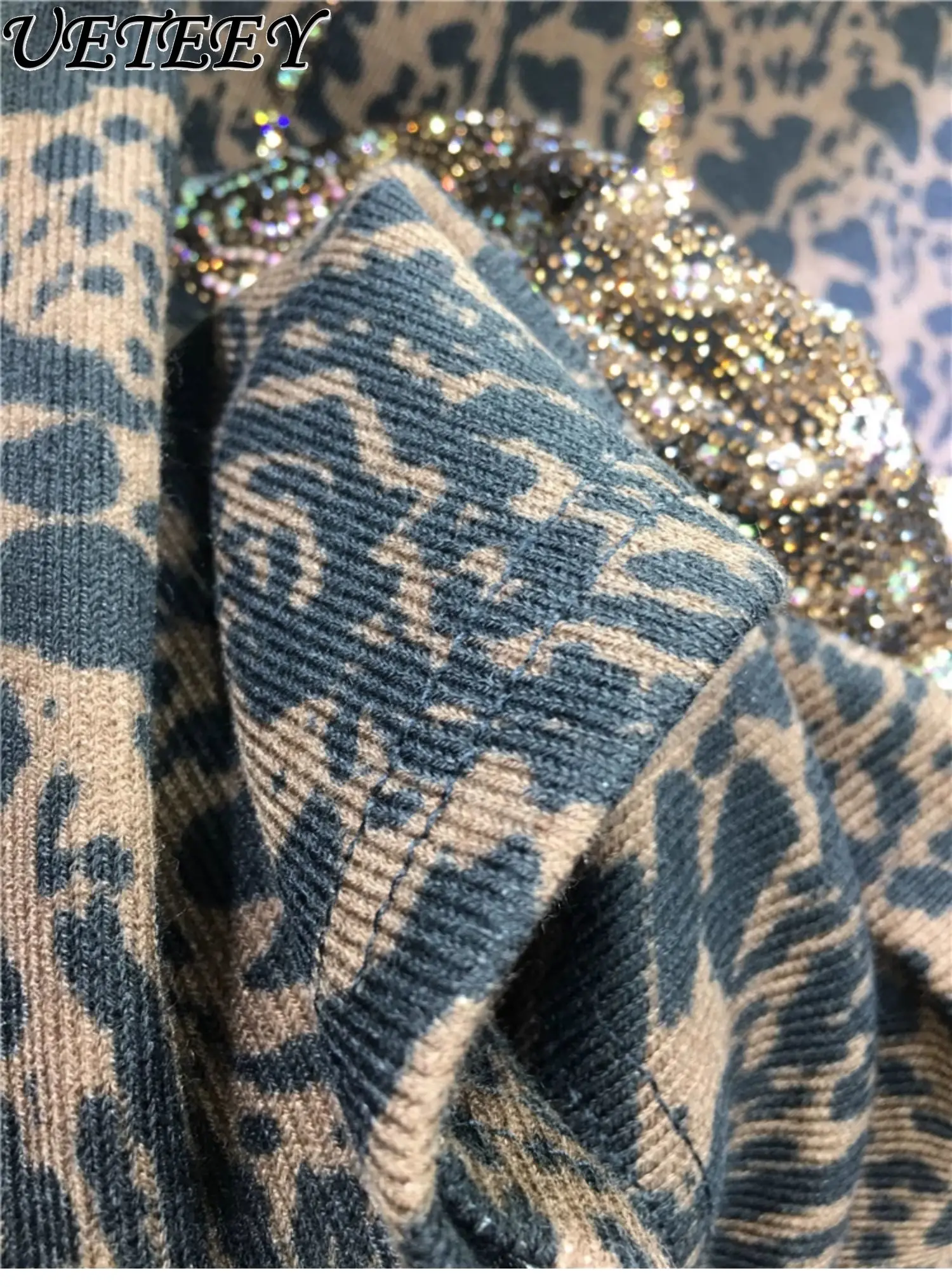 Outono inverno nova camisa de base de strass resistente para mulher meia gola alta leopardo impressão apertada manga longa camiseta