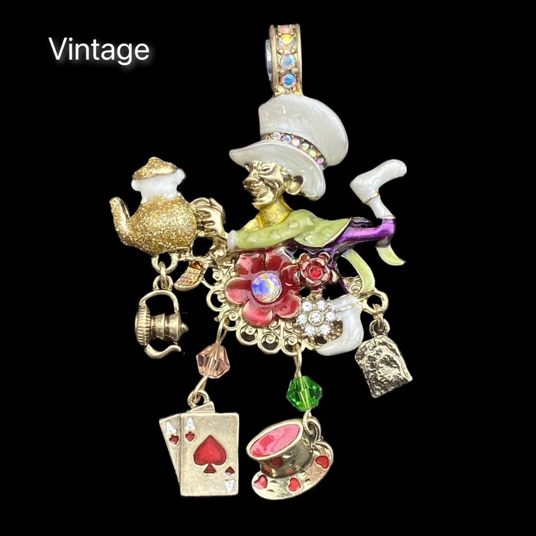 

Trend Vintage Inlaid with Sparkling Rhinestones, Classic Cartoon Characters, and Floral Embellishments with Tassel Pendants