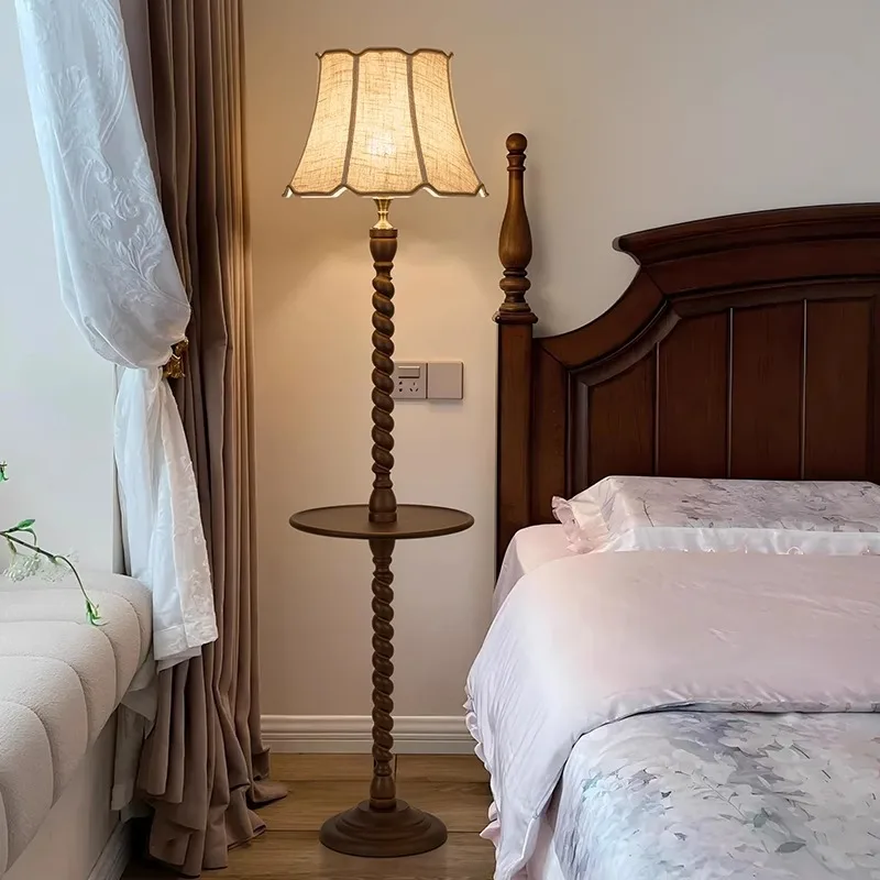 

Medieval decorative floor lamp integrated creative atmosphere bedroom bedside lamp next to sofa
