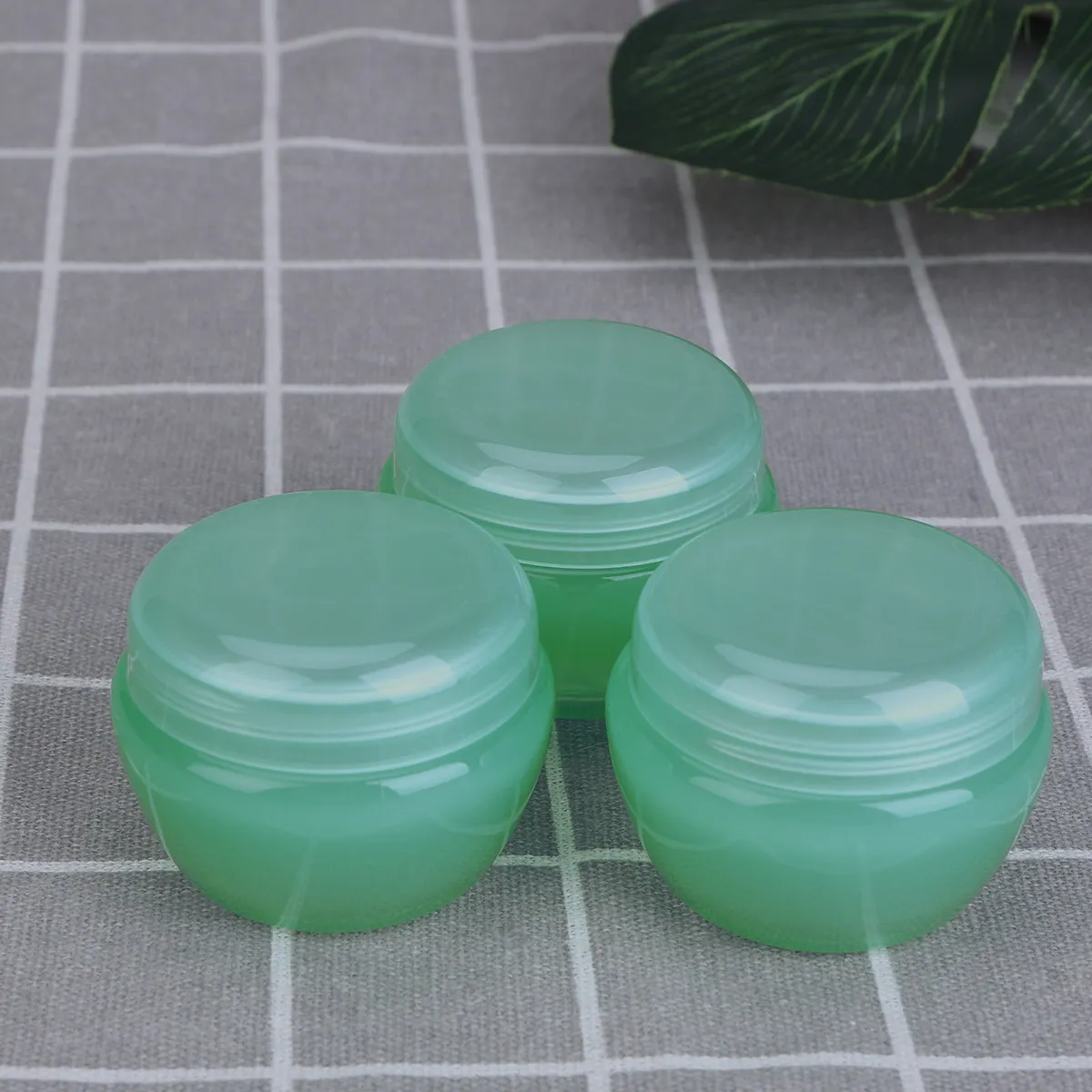 12Pcs Mushroom Shape Cream Jar Empty Bottles Thread Screw Sift-Proof Travel Containers Packaging Bottles for Ointments