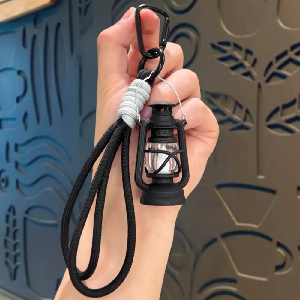 Retro Style Mini Oil Lamp Portable Miniature LED Atmosphere Lamp Luminous Lamp Glowing Effect Lantern Light Table Decor