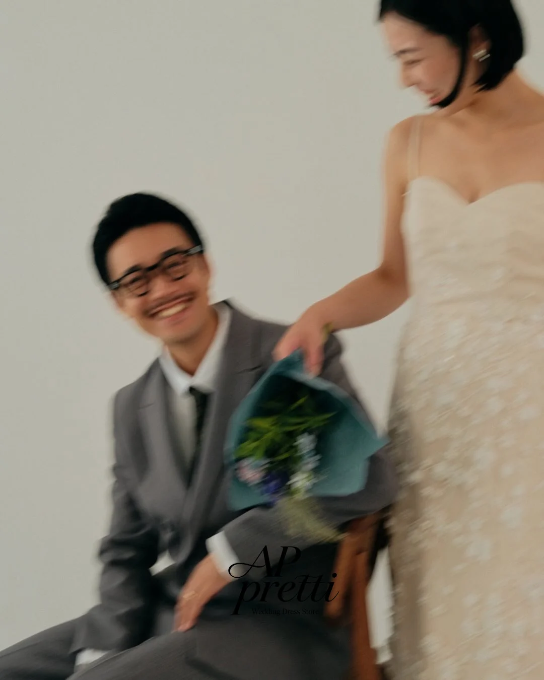 AP pretti Graceful Soft Satin Applique Wedding Dress Photo Shoot Sweetheart Customized Spaghetti Strap Bridal Gown ウェディングドレス