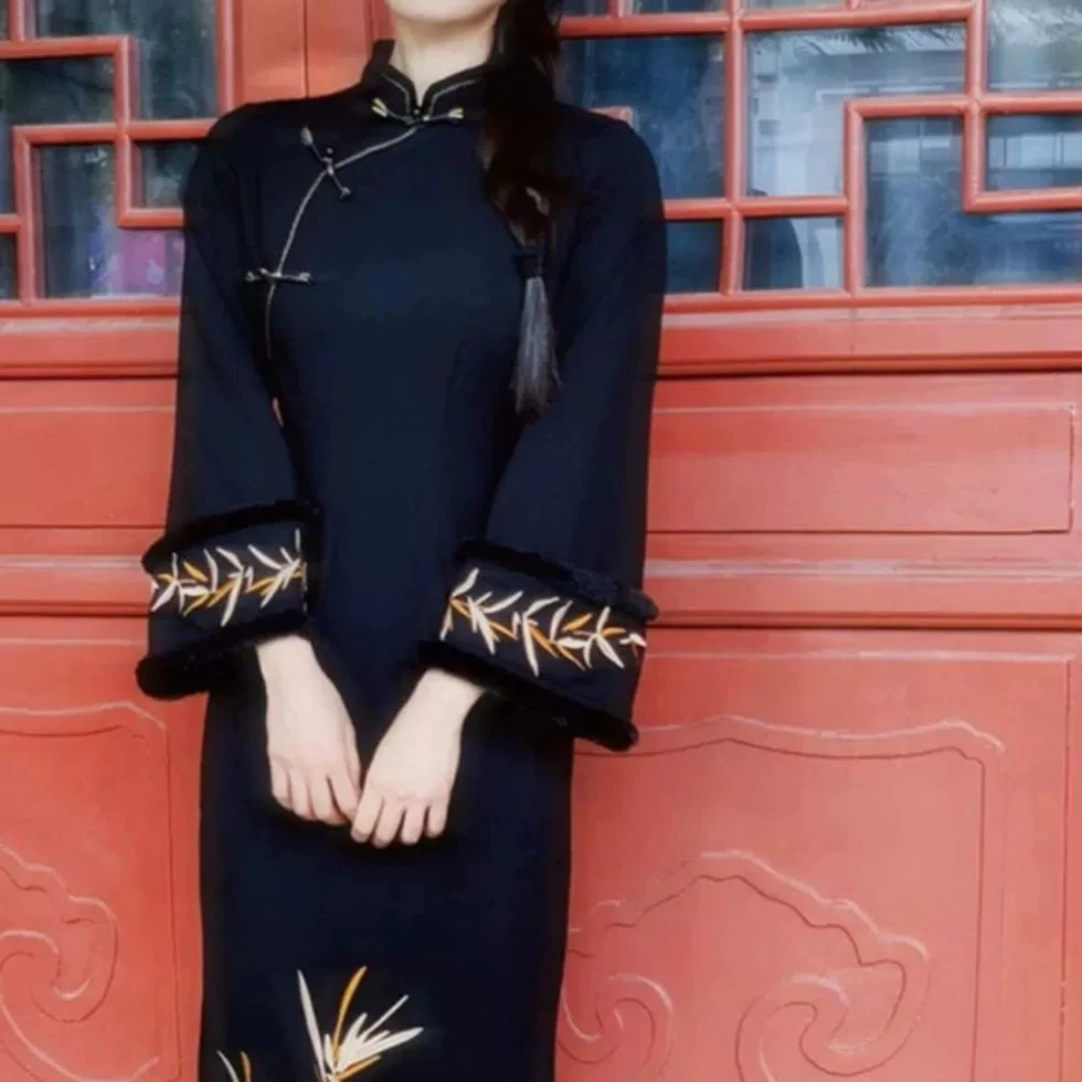 

2026 женский винтажный комбинезон Cheongsam с длинными рукавами и вышивкой на талии, длинная юбка