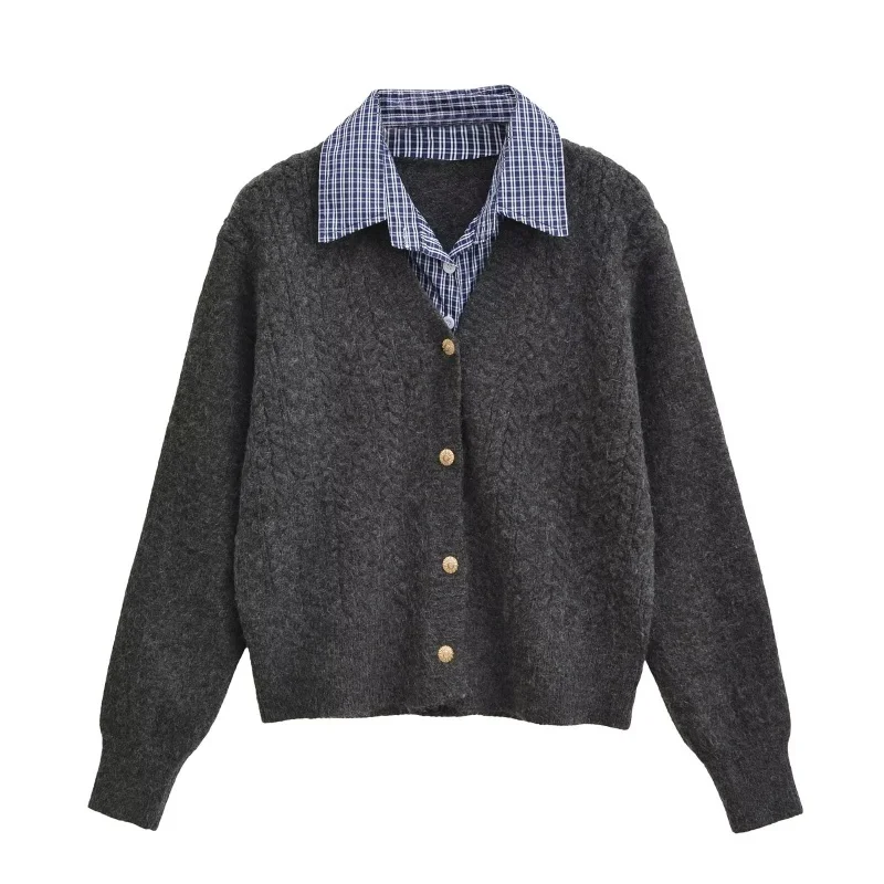 Luźny sweter rozpinany z dzianiny, kołnierz irt, wzór w warkocze, jesienno-zimowy, styl uniwersytecki, odzież wierzchnia, pojedynczy element, ciepły, ocieplający.