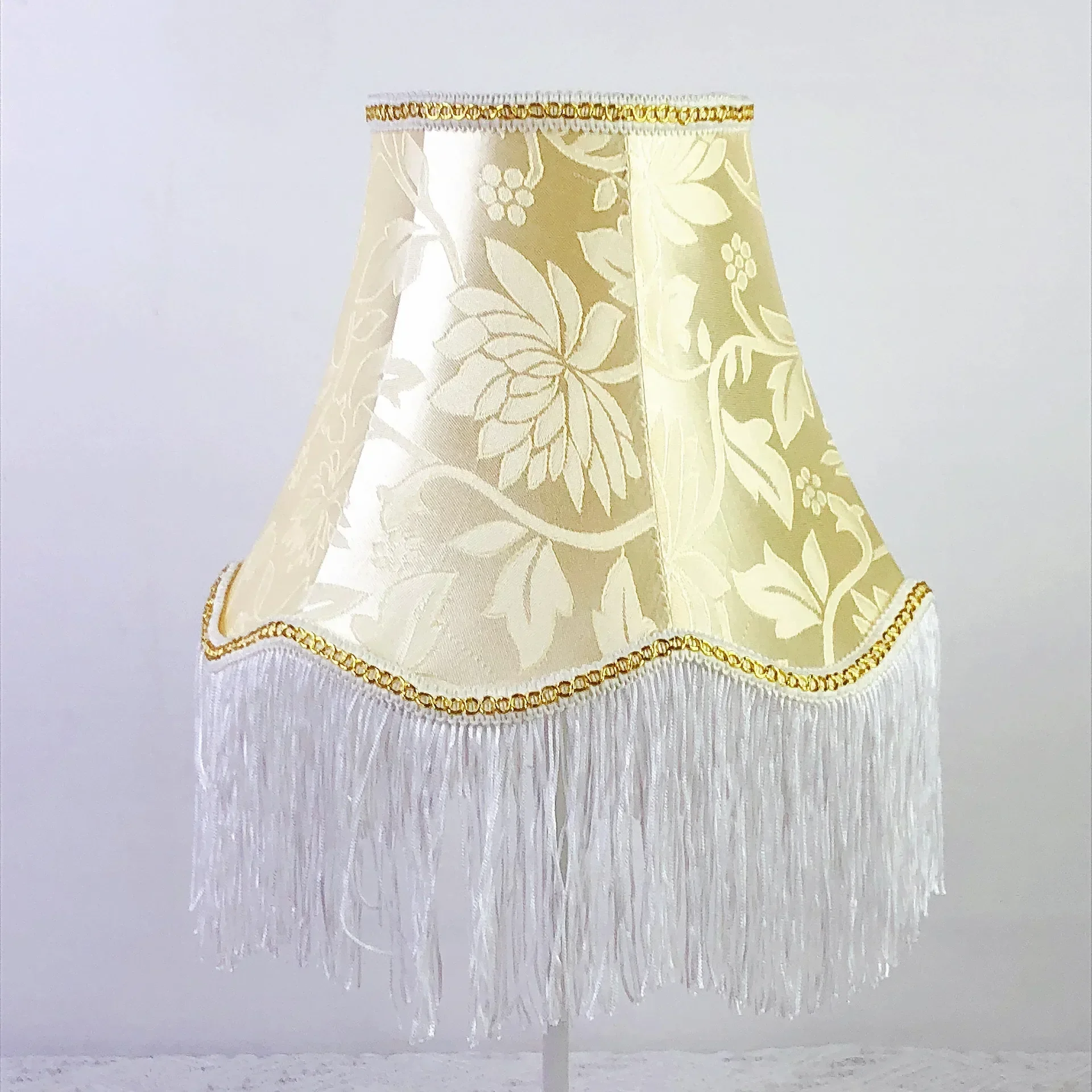 Flower Tassel Lampshade Creative Bedside Woven Lampcovers for Table Lamp European Style Handmade Lighting Accessories