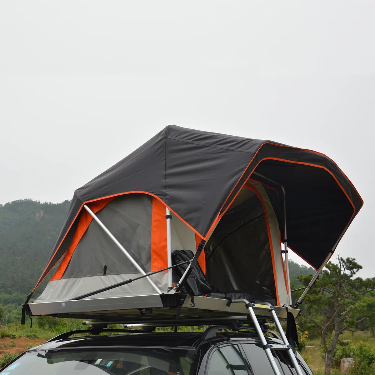 Two-Person Rainproof Off-Road Car Roof Tent Outdoor Automatic One-Second Fast Open Soft Top for Camping and Road Trips