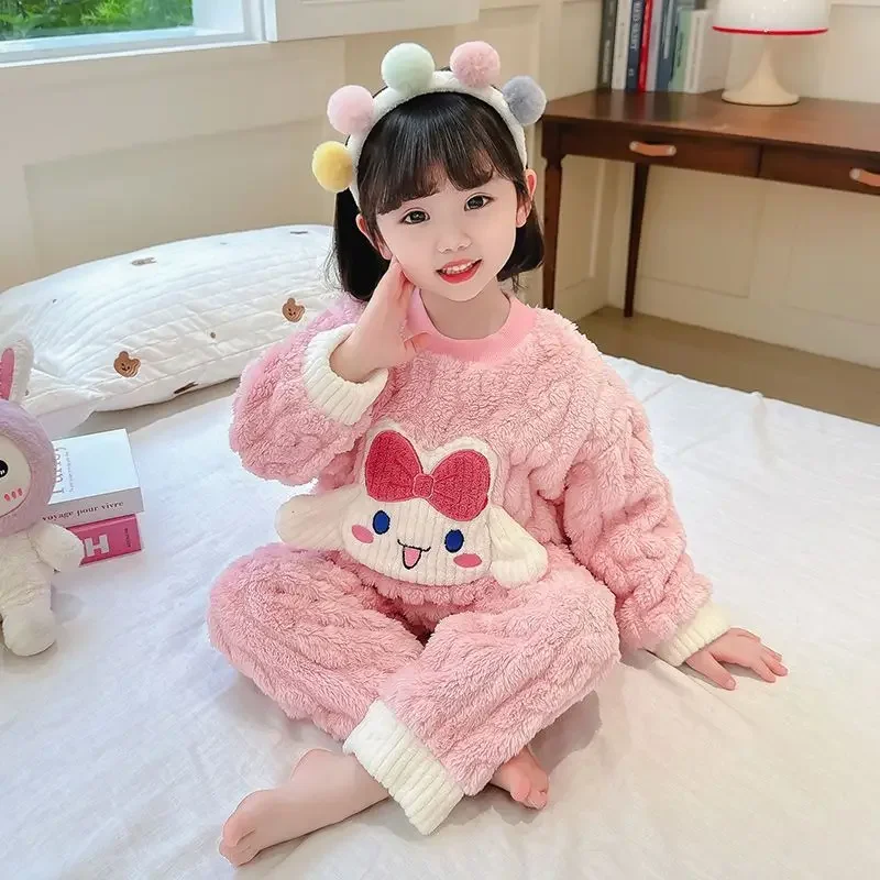 Sanrio Cinnamoroll lindas niñas otoño e invierno cómodo, suave, moderno y versátil estilo de dibujos animados conjunto de pijamas para el hogar