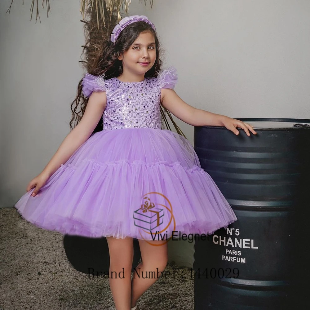 

Purple Scoop Flower Girl Dresses with Sequined 2023 New Knee Length Tutu Wedding Party Gowns with Feather فساتين للحفلات الراقصة