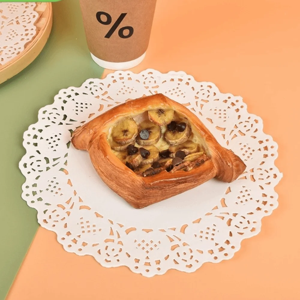 100PCS Round Shape Lace Paper Doilies Hollow Lace Dessert Serving Baking Paper Sheets Flower Bottom Pattern Oil Absorbent Paper