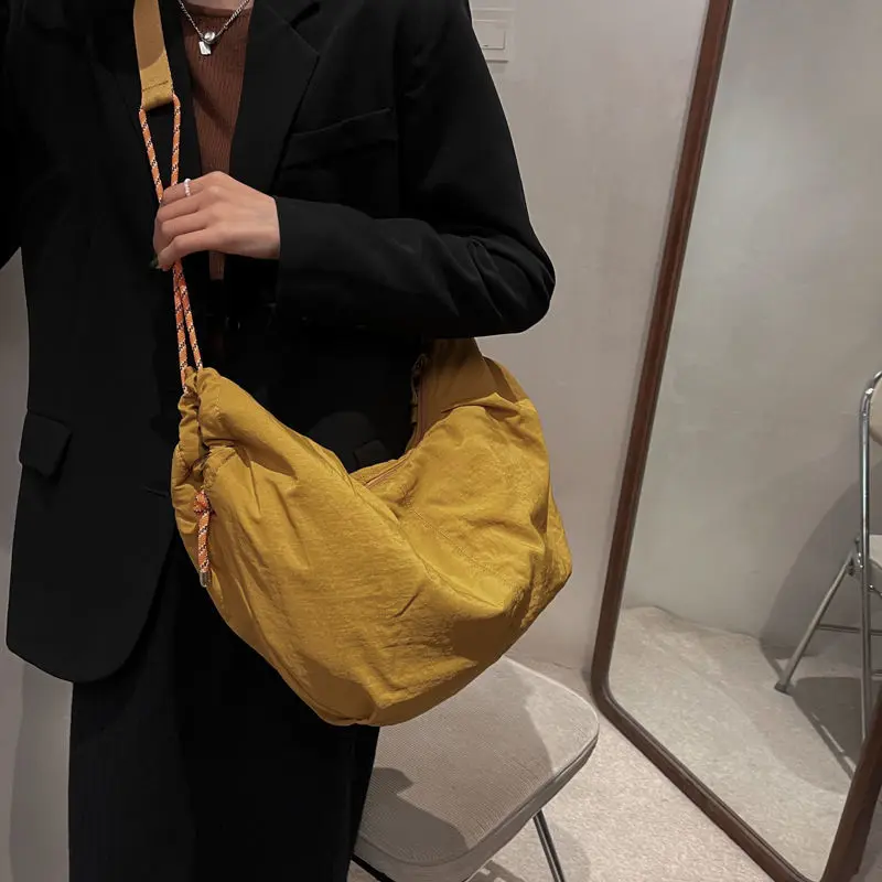 Female Korea Tide Cool Japanese Series Literature and Art All-match Canvas Bag Fallow Fold Lazy Across Shoulder Bag