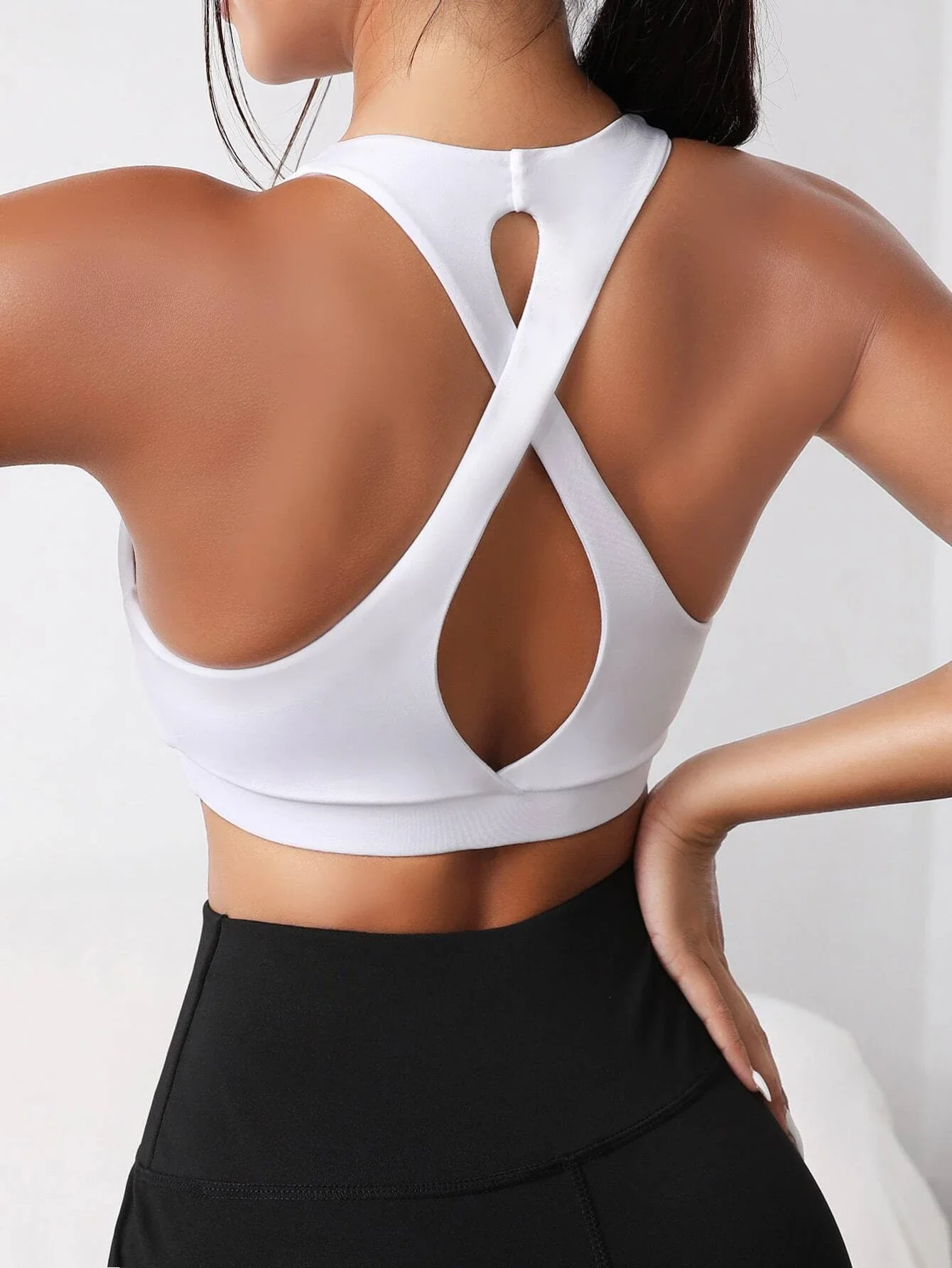 Yoga Trendy Crisscross Cut Out Back Sports Bra