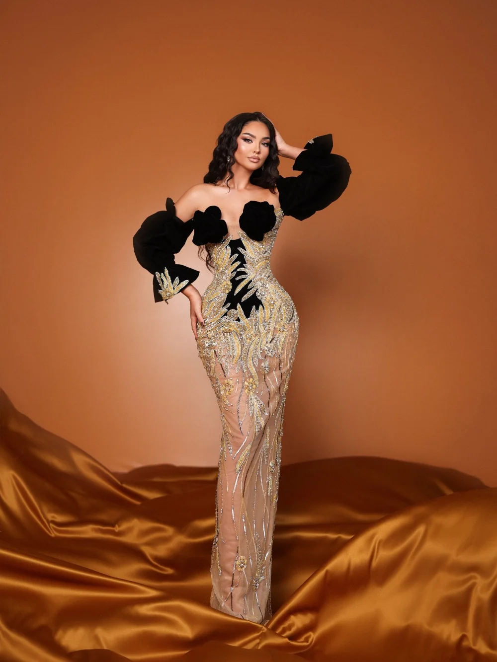 GraceProm Luxe Preto-Ouro Vestido de Noite 2026 Flor-Embelez Tapete Vestido Delicado A Linha Até O Chão Vestido de Festa فسات