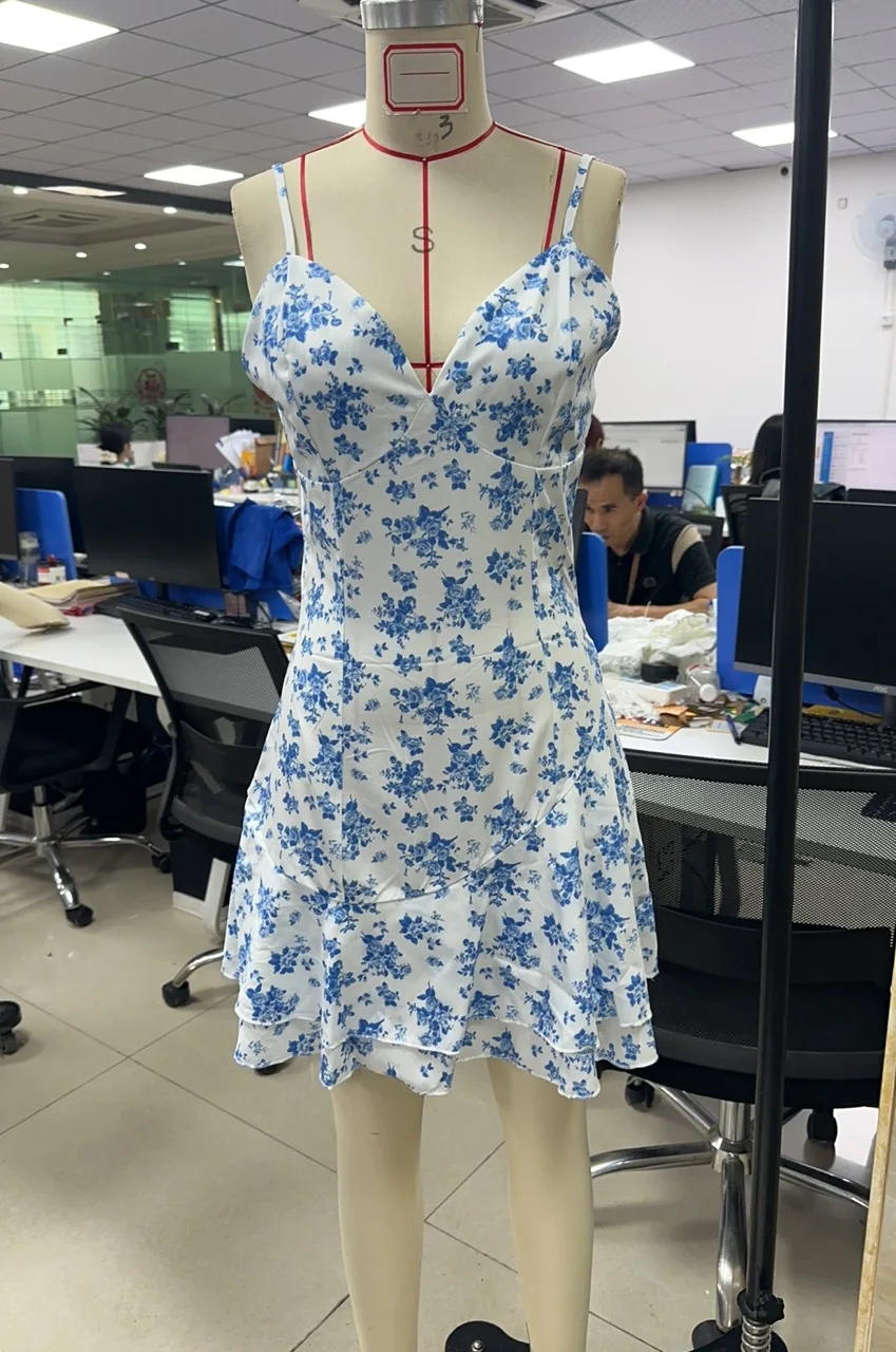 ผู้หญิง Ruffle ชุดเข้ารูป Cami ชุดเดรสแขนกุดสายสปาเก็ตตี้คอ V ลึกชุดมินิออกไปข้างนอกชุด