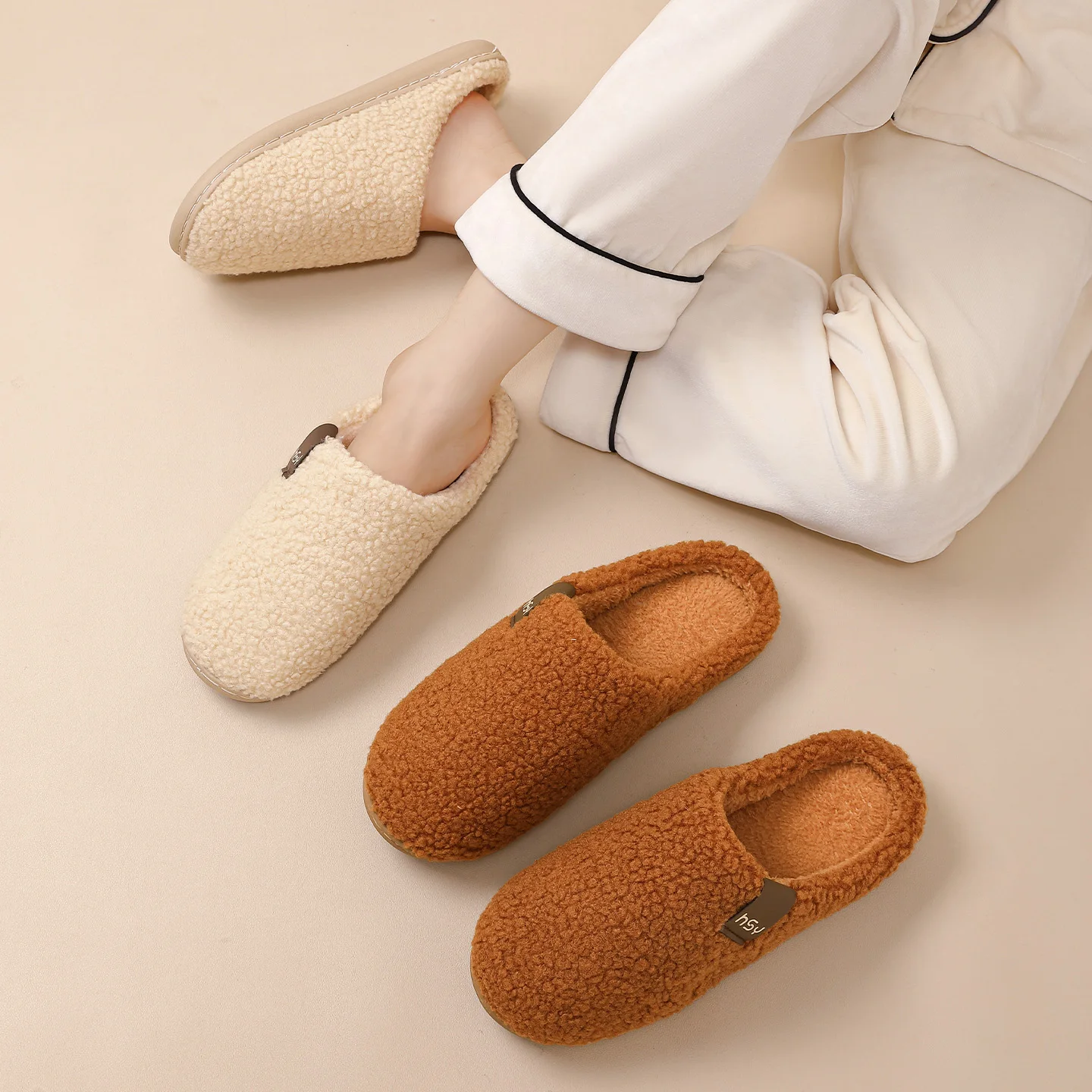 Winterwarme Plüsch-Hausschuhe für Damen und Herren, weiche, dicke Sohle, rutschfest, geräuschlos, für den Innenbereich, Baumwollschuhe, lässige Paar-Schuhe. – Detail 1